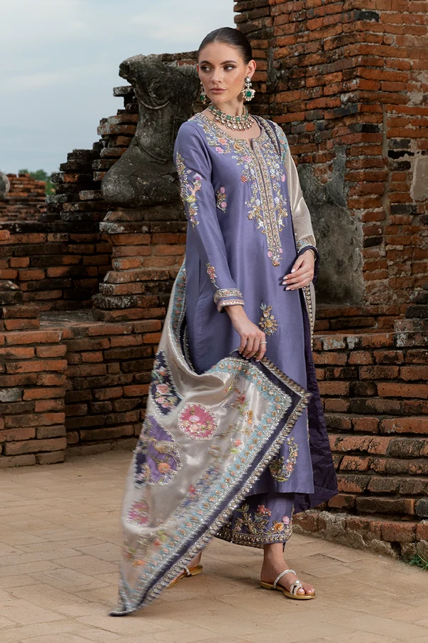 Elia By NIDA Azwer